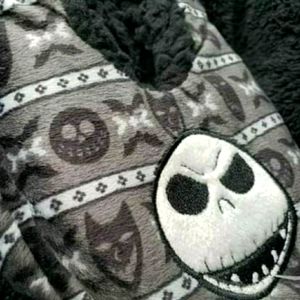 🤍🖤Disney Nightmare Before Christmas Fuzzy Slippe